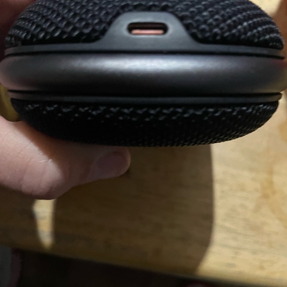 JBL black and gray clip on Bluetooth speaker - Picture 2 of 4